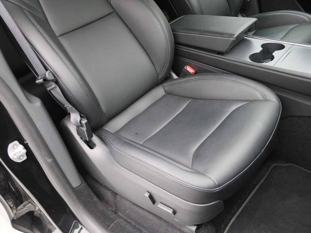 Tesla Model Y Standard RWD Plus 95% SoH [ AMD RYZEN+AUTOPILOT+19 INCH+PREMIUM AUDIO ] 20