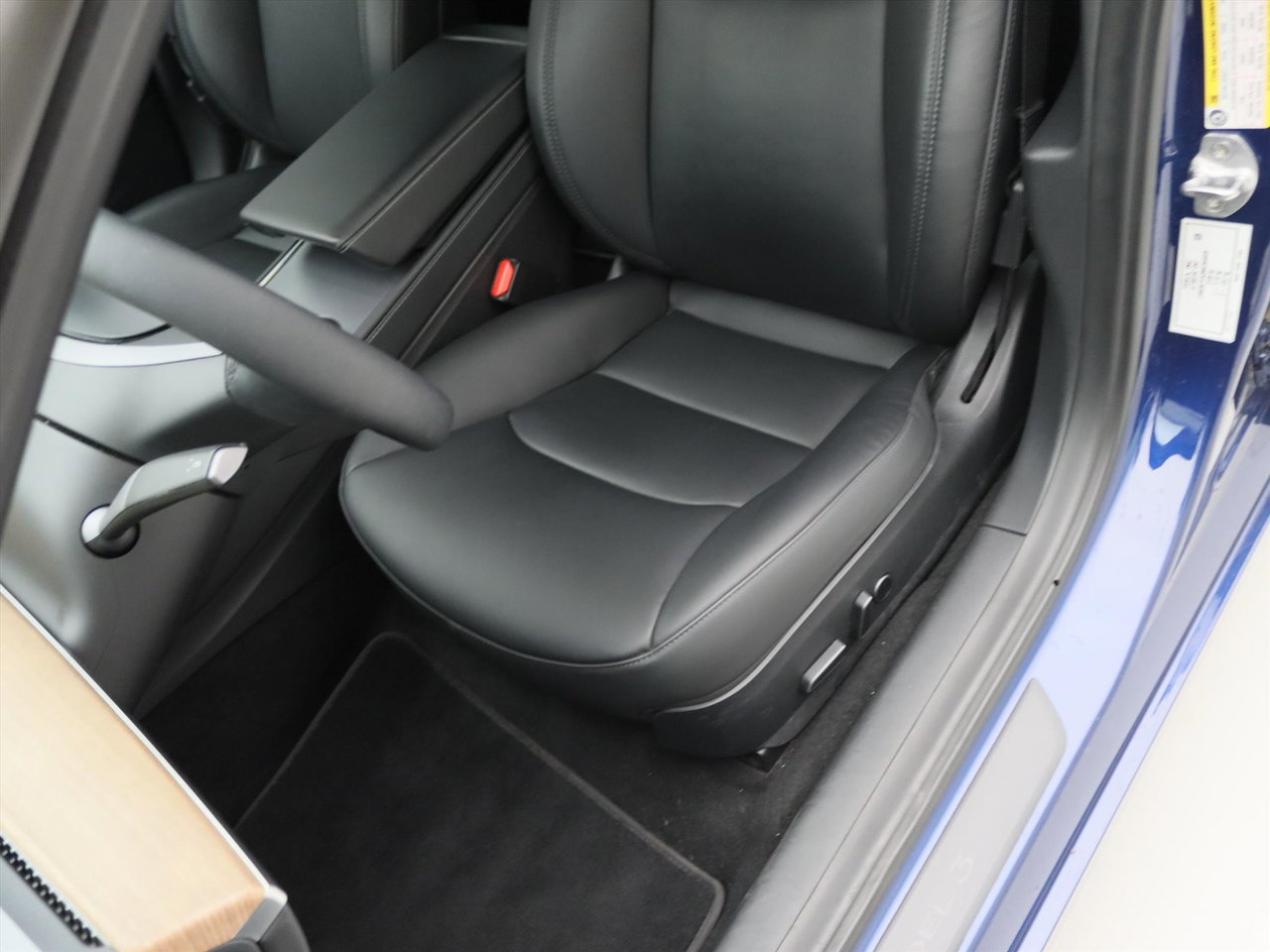 Tesla Model 3 Standard RWD Plus FACELIFT 90.7% SoH [ LFP-ACCU+WARMTEPOMP+AUTOPILOT+60 kWh+PREMIUM AUDIO 25