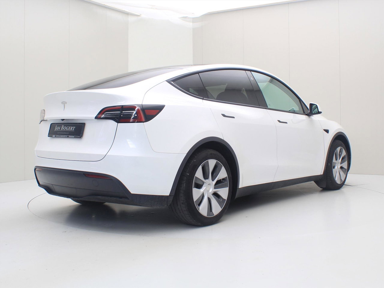 Tesla Model Y Standard RWD Plus 94.5% SoH [ AMD RYZEN+AUTOPILOT+19 INCH+PREMIUM AUDIO ] 3