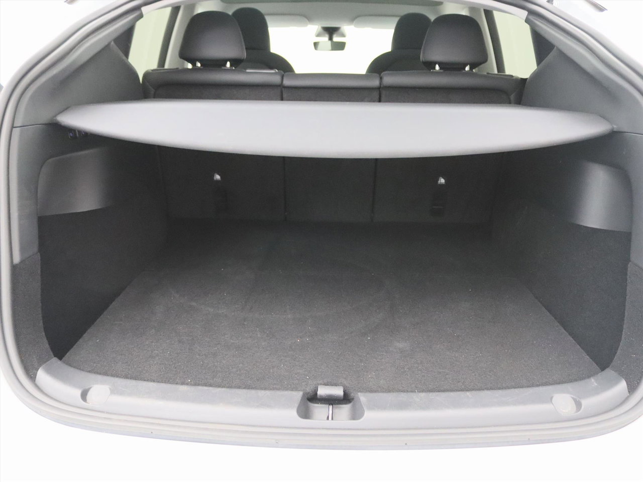 Tesla Model Y Standard RWD Plus 94.5% SoH [ AMD RYZEN+AUTOPILOT+19 INCH+PREMIUM AUDIO ] 10