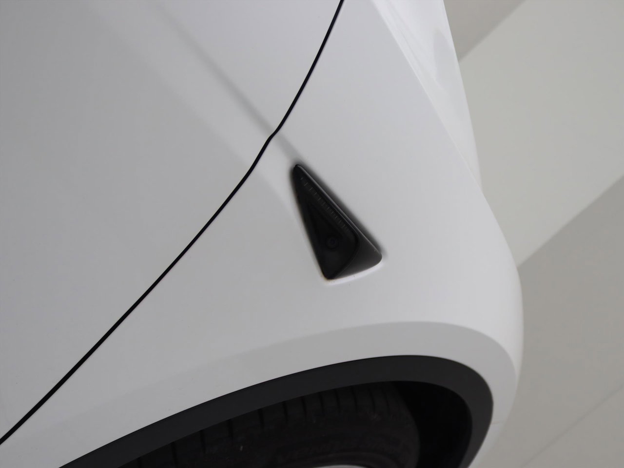Tesla Model Y Standard RWD Plus 94.5% SoH [ AMD RYZEN+AUTOPILOT+19 INCH+PREMIUM AUDIO ] 14