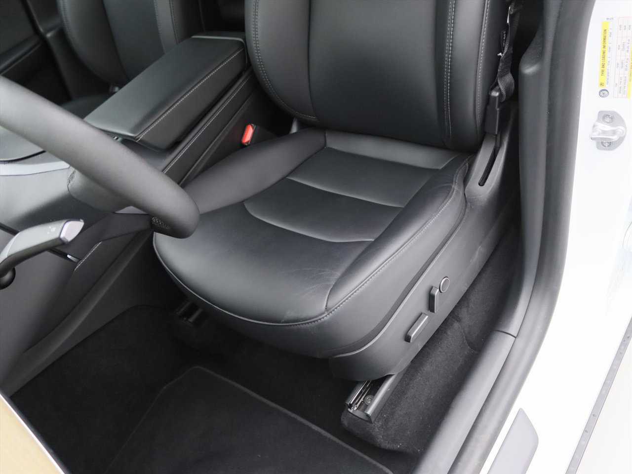 Tesla Model Y Standard RWD Plus 94.5% SoH [ AMD RYZEN+AUTOPILOT+19 INCH+PREMIUM AUDIO ] 26