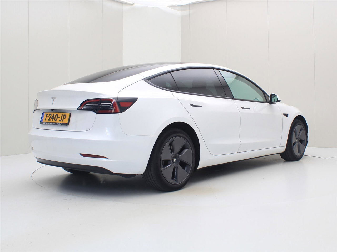 Tesla Model 3 Long-Range RWD 351pk 75 kWh 94% SoH UPGRADE [ RYZEN AMD+WARMTEPOMP+AUTOPILOT ] 3