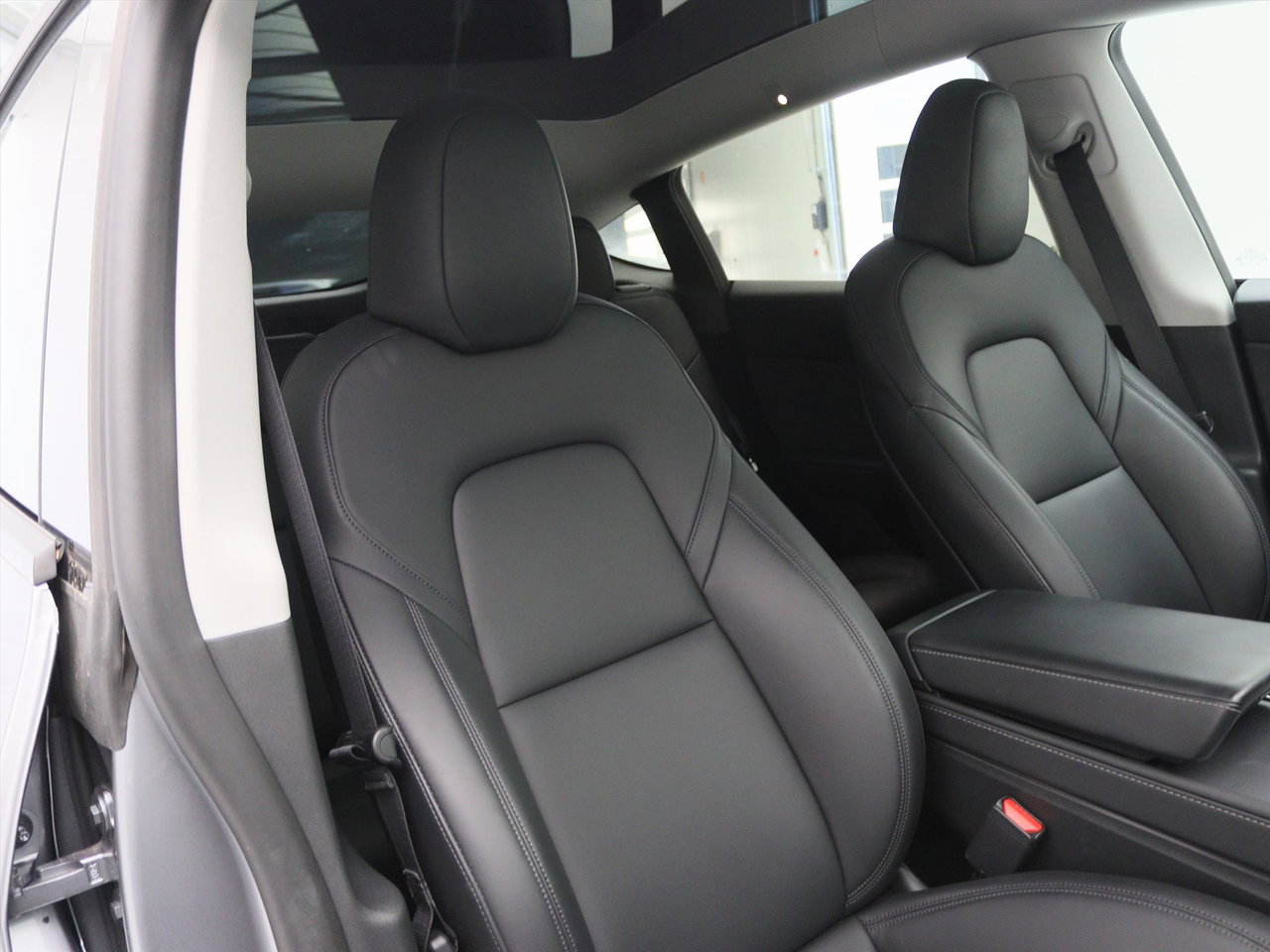 Tesla Model Y Long Range AWD 75kWh 351pk 93,3% SoH [ AMD RYZEN+AUTOPILOT+20 INCH+PREMIUM AUDIO ] 21