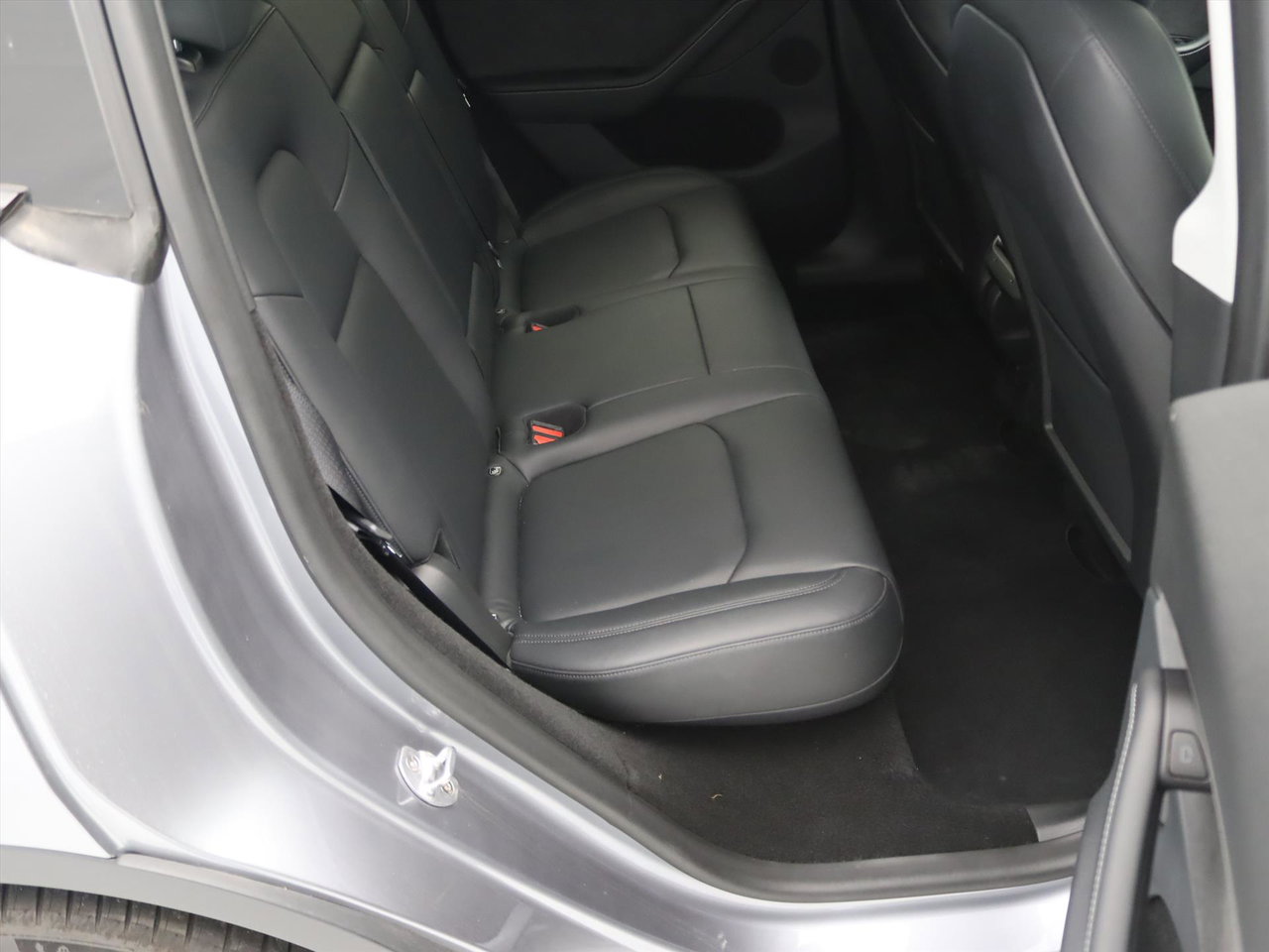 Tesla Model Y Long Range AWD 75kWh 351pk 93,3% SoH [ AMD RYZEN+AUTOPILOT+20 INCH+PREMIUM AUDIO ] 16