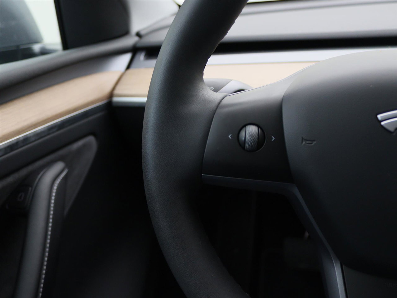 Tesla Model Y Long Range AWD 75kWh 351pk 93,3% SoH [ AMD RYZEN+AUTOPILOT+20 INCH+PREMIUM AUDIO ] 28