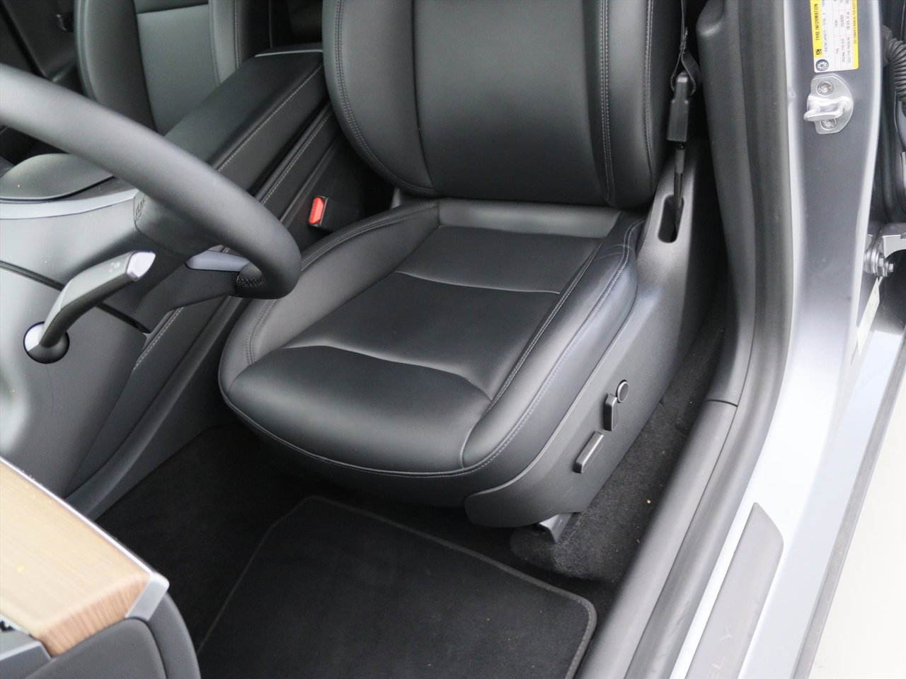 Tesla Model Y Long Range AWD 75kWh 351pk 93,3% SoH [ AMD RYZEN+AUTOPILOT+20 INCH+PREMIUM AUDIO ] 26