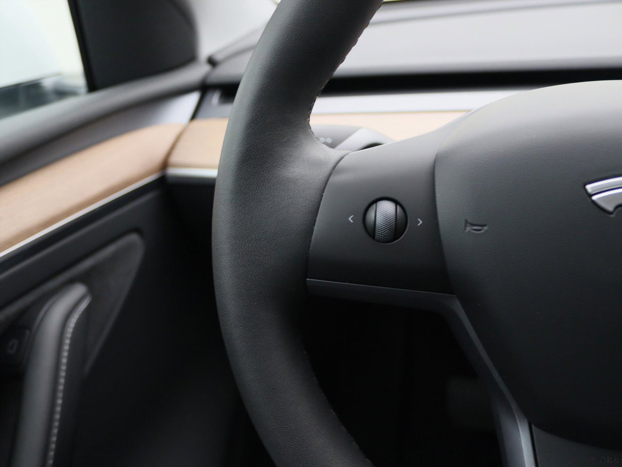 Tesla Model Y Long Range AWD 75kWh 351pk 92.4% SoH [ TREKHAAK+AMD RYZEN+AUTOPILOT+19 INCH+PREMIUM AUDIO ] 23