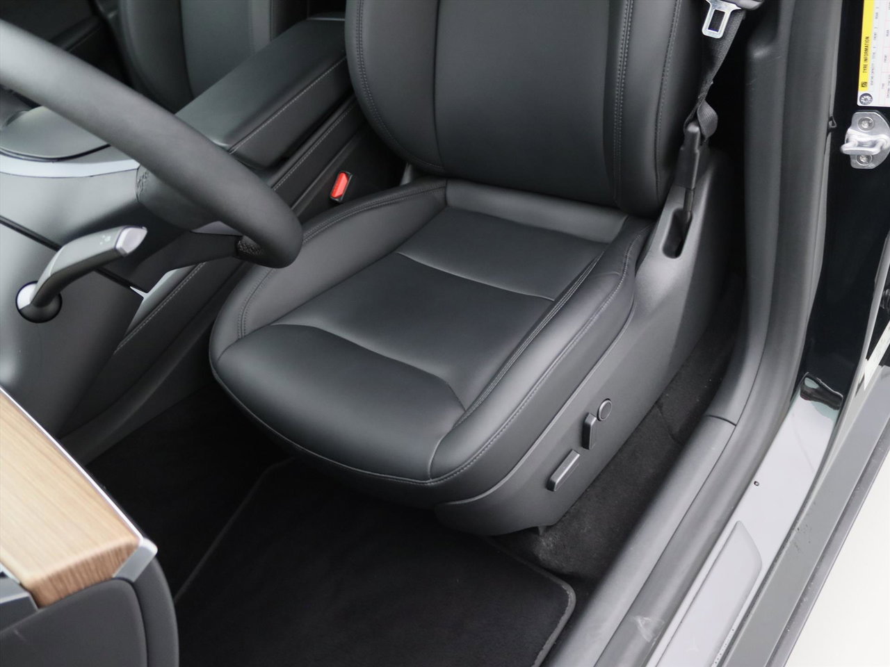 Tesla Model Y Long Range AWD 75kWh 351pk 93.3% SoH [ TREKHAAK+AMD RYZEN+AUTOPILOT+19 INCH+PREMIUM AUDIO ] 19