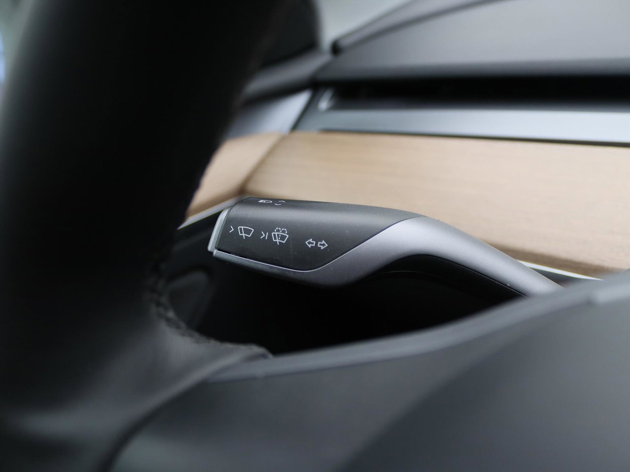 Tesla Model Y Long Range AWD 75kWh 351pk 93.7% SoH [ AMD RYZEN+AUTOPILOT+19 INCH+PREMIUM AUDIO ] 24