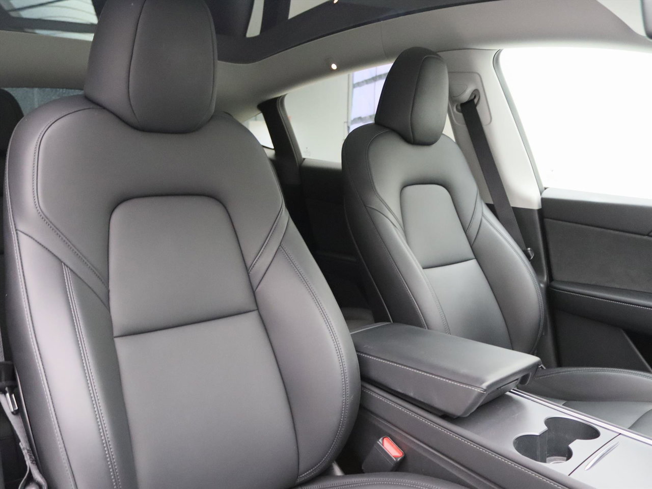 Tesla Model Y Long Range AWD 75kWh 351pk 93.7% SoH [ AMD RYZEN+AUTOPILOT+19 INCH+PREMIUM AUDIO ] 17