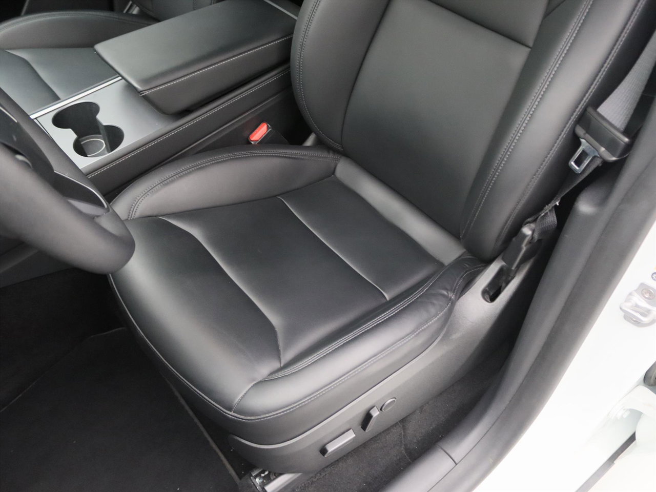 Tesla Model Y Long Range AWD 75kWh 351pk 93.7% SoH [ TREKHAAK+AMD RYZEN+AUTOPILOT+20 INCH+PREMIUM AUDIO ] 19