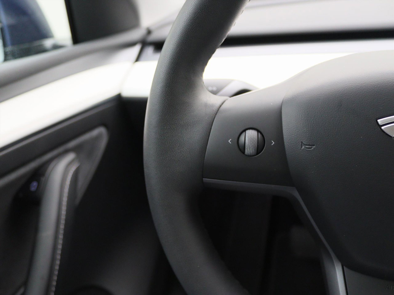 Tesla Model Y Standard RWD Plus 94.2% SoH [ TREKHAAK+AMD RYZEN+ENHANCED AUTOPILOT+20 INCH+PREMIUM AUDIO ] 27
