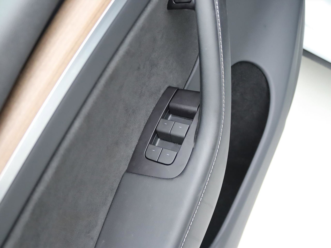 Tesla Model Y Long Range AWD 75kWh 351pk 94.6% SoH [ AMD RYZEN+AUTOPILOT+20 INCH+PREMIUM AUDIO ] 26