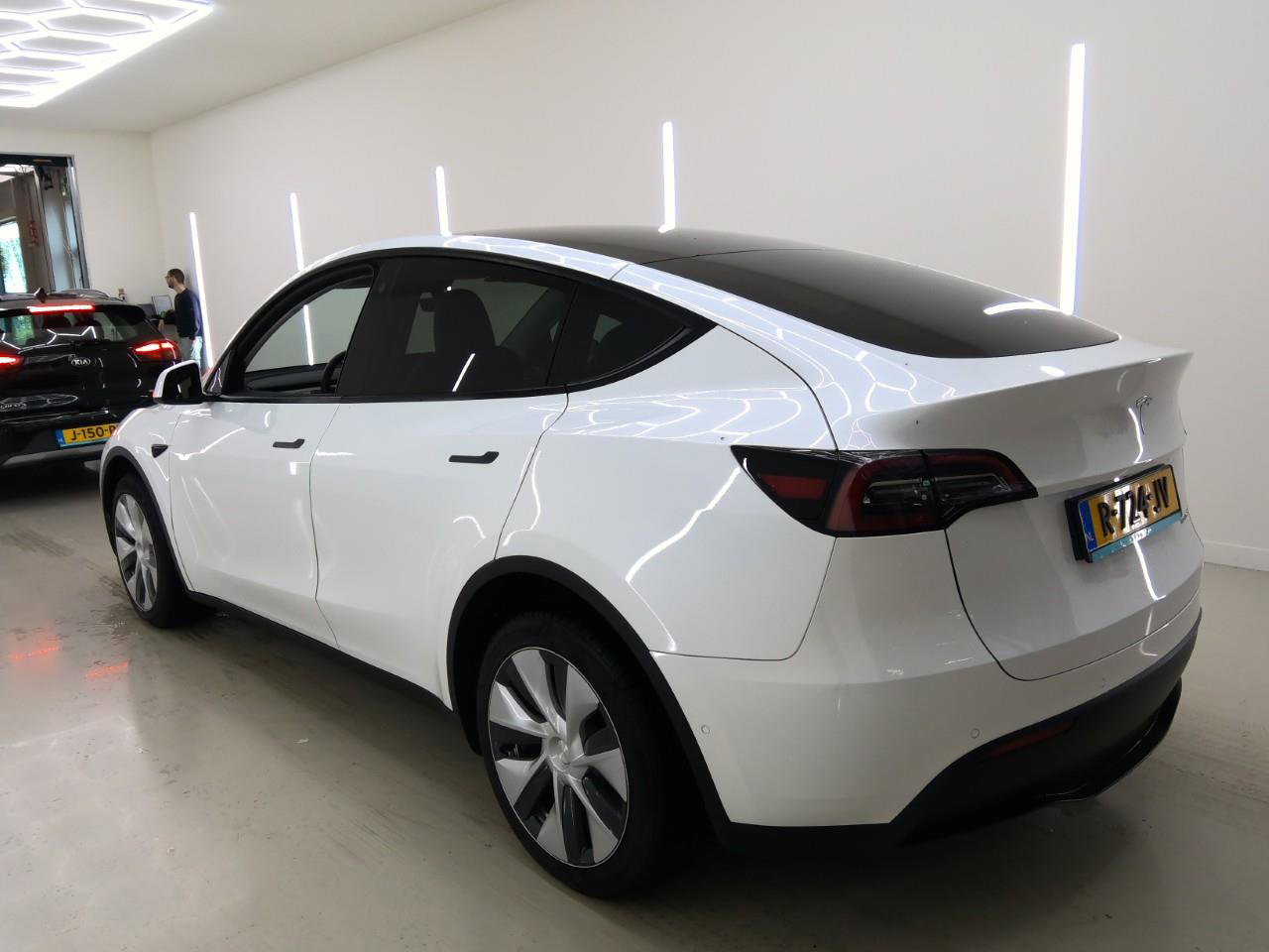 Tesla Model Y Long Range AWD 75kWh 351pk 92,2% SoH [ AMD RYZEN+AUTOPILOT+19 INCH+PREMIUM AUDIO ] 7