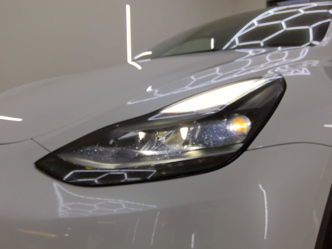 Tesla Model Y Long Range AWD 75kWh 351pk 92,2% SoH [ AMD RYZEN+AUTOPILOT+19 INCH+PREMIUM AUDIO ] 18