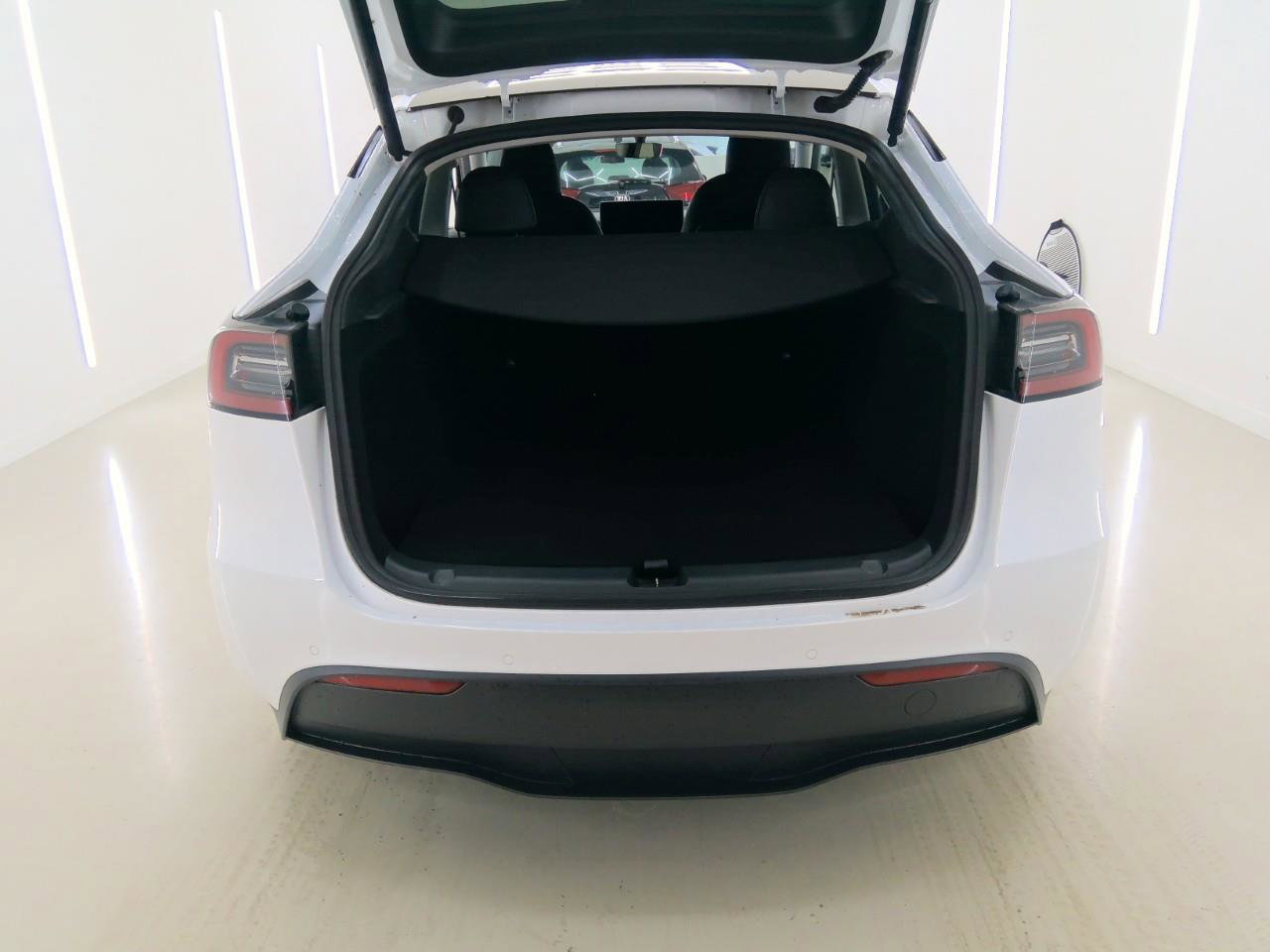 Tesla Model Y Long Range AWD 75kWh 351pk 92,2% SoH [ AMD RYZEN+AUTOPILOT+19 INCH+PREMIUM AUDIO ] 10