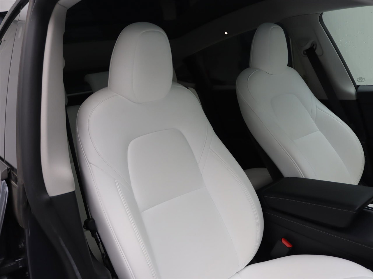 Tesla Model Y Standard RWD Plus 299pk 92% SoH [ WIT LEDER+TREKHAAK+AMD RYZEN+AUTOPILOT+19 INCH ] 23