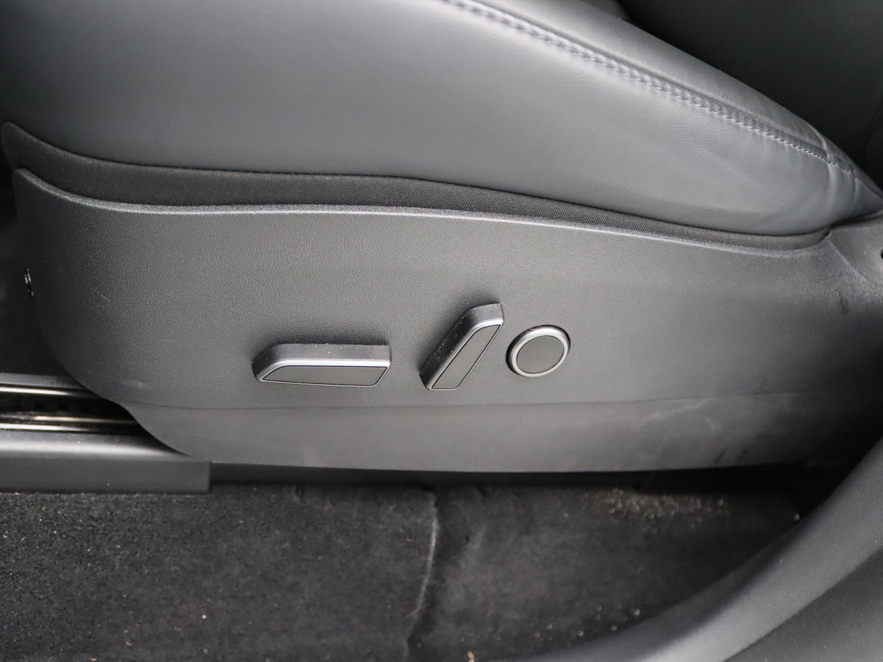 Tesla Model Y Long Range 351pk AWD [ TREKHAAK+AUTOPILOT+19 INCH+PREMIUM AUDIO ] 18