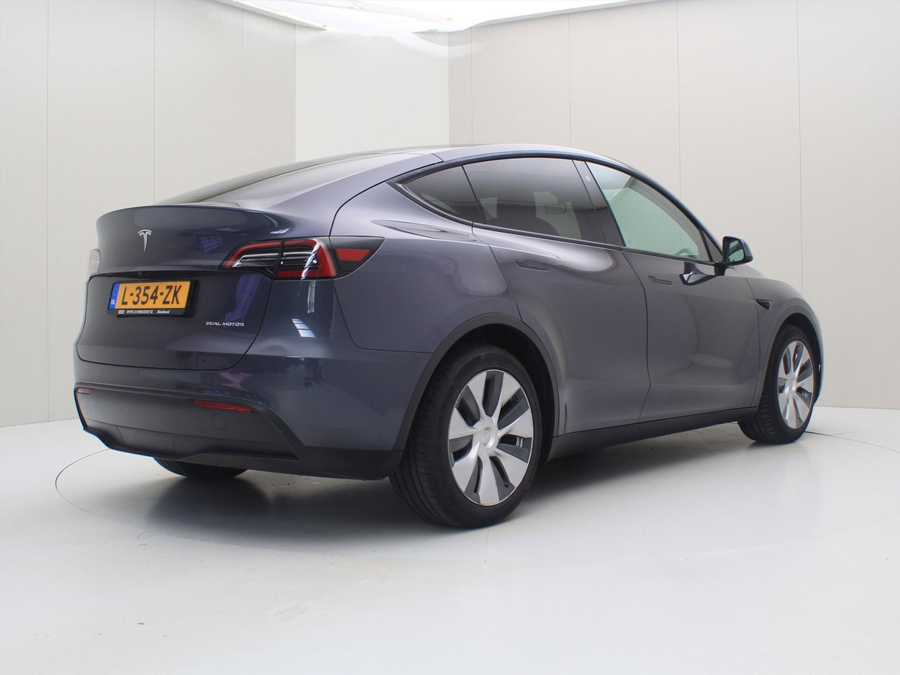 Tesla Model Y Long-Range AWD 351pk 75 kWh [ FSD+19 INCH+WARMTEPOMP+PREMIUM AUDIO ] 2