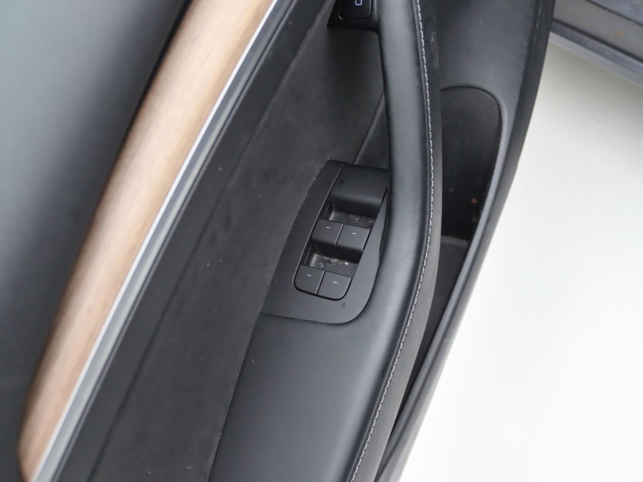 Tesla Model 3 Long-Range AWD 351pk 75 kWh UPGRADE 93,3% SoH [ RYZEN AMD+WARMTEPOMP+AUTOPILOT ] 23