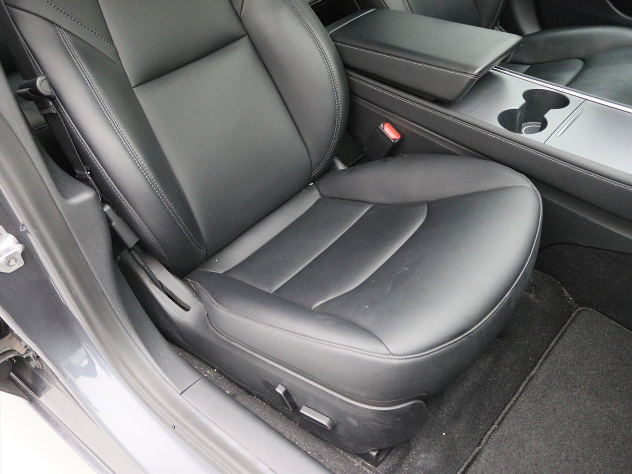 Tesla Model 3 Long-Range AWD 351pk 75 kWh UPGRADE 93,3% SoH [ RYZEN AMD+WARMTEPOMP+AUTOPILOT ] 19