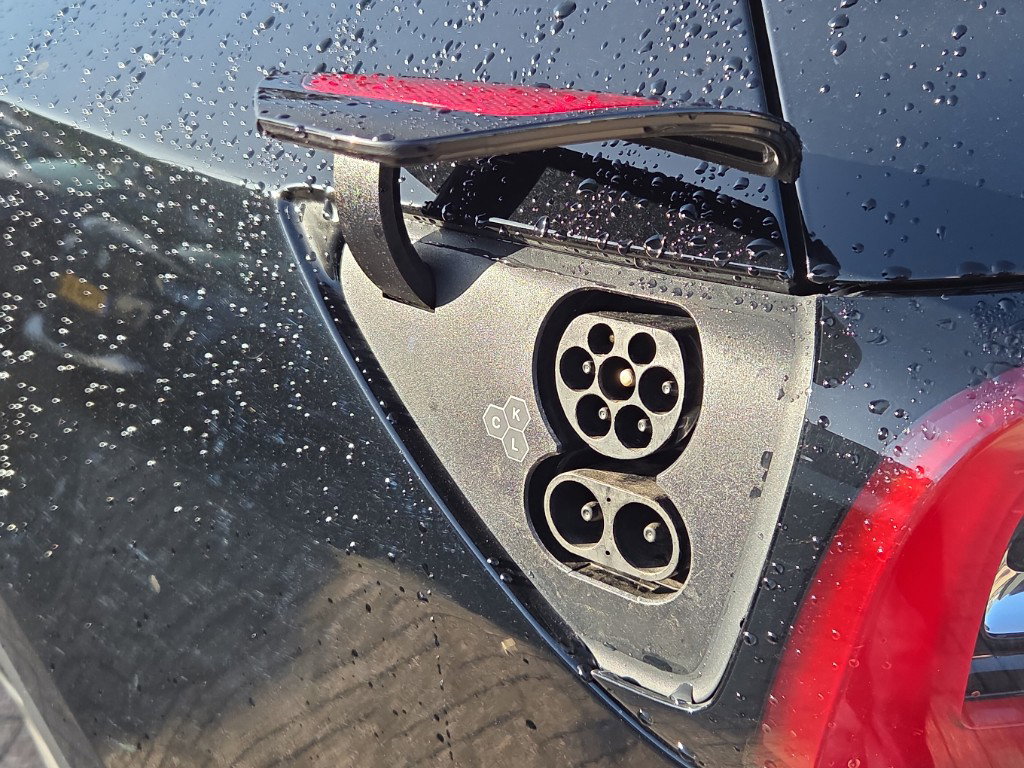 Tesla Model Y Standard RWD Plus [ AMD RYZEN+AUTOPILOT+19 INCH+PREMIUM AUDIO ] 21