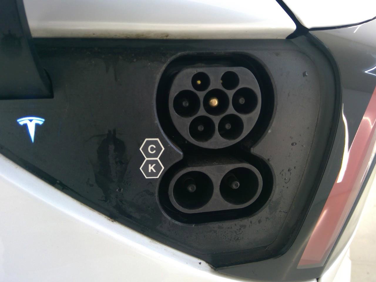 Tesla Model Y Long Range AWD 75kWh 351pk 92.4% SoH [ AUTOPILOT+19 INCH+PREMIUM AUDIO ] 10
