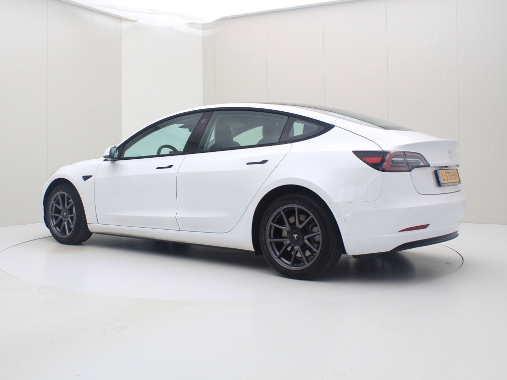 Tesla Model 3 Standard Plus RWD 5