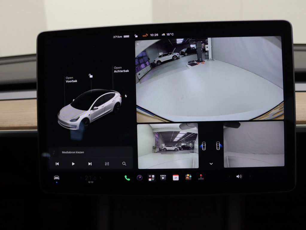 Tesla Model 3 Standard Plus RWD 29