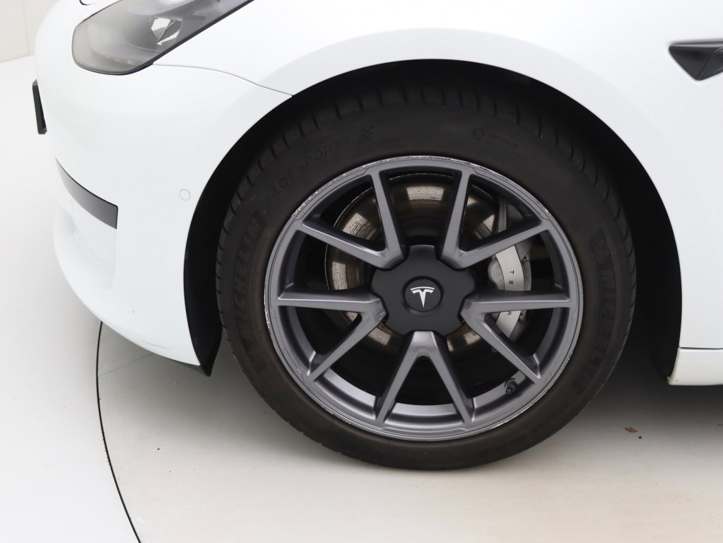 Tesla Model 3 Standard Plus RWD 12