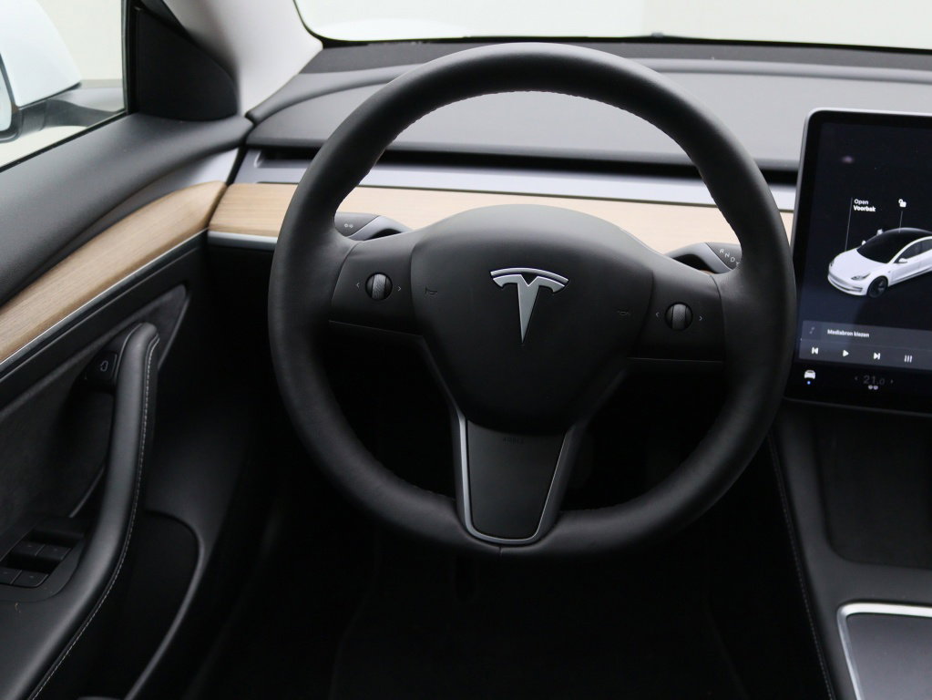 Tesla Model 3 Standard Plus RWD 20