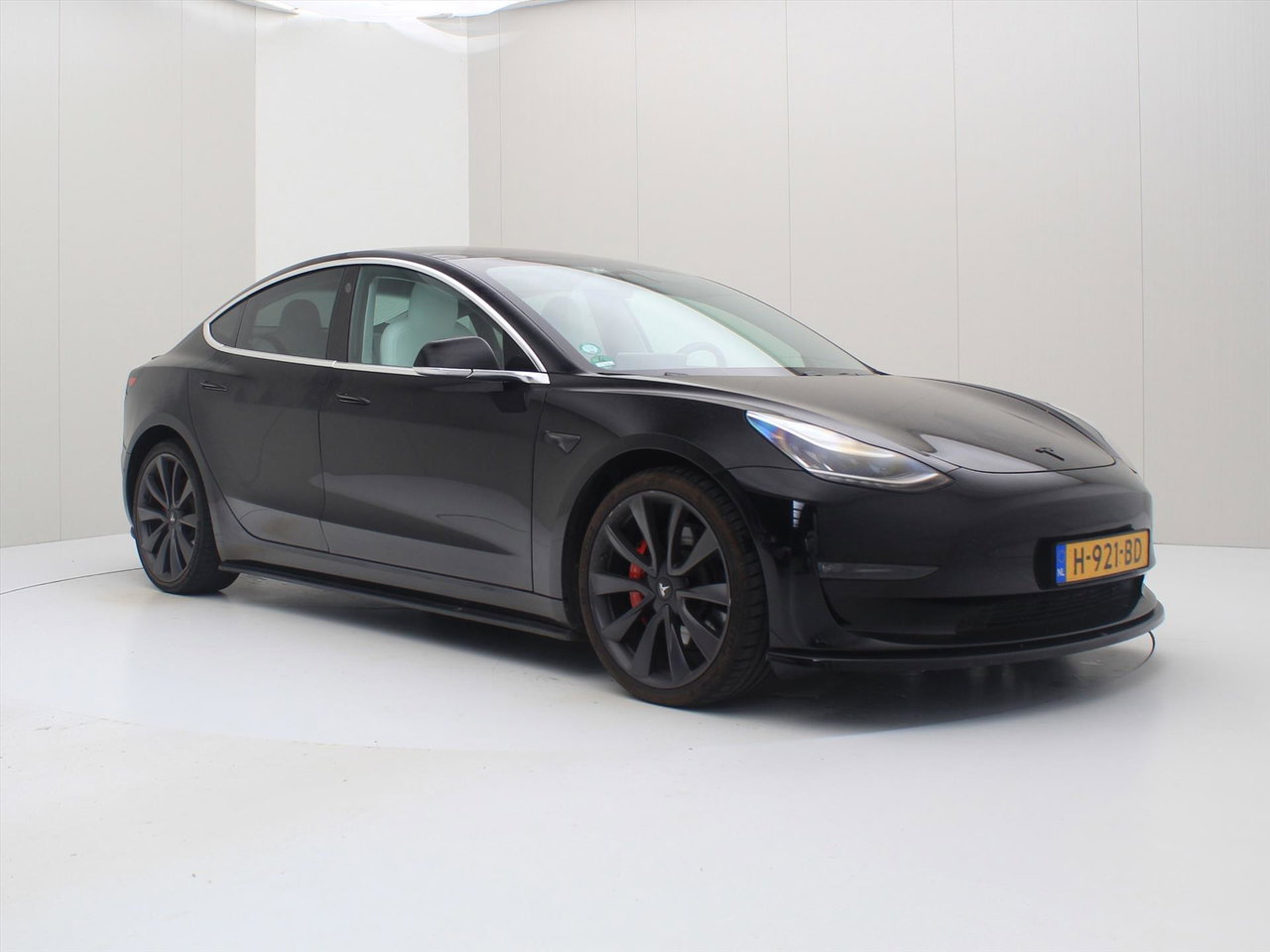 Tesla Model 3 Performance Dual Motor AWD 486pk 88.3% SoH [ WIT LEDER+AUTOPILOT+20 INCH+530KM WLTP+PREMIUM AUDIO ] 4