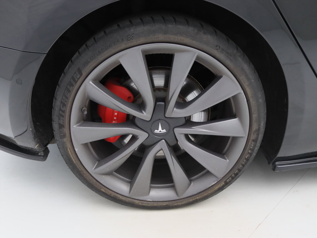 Tesla Model 3 Performance Dual Motor AWD 486pk 88.3% SoH [ WIT LEDER+AUTOPILOT+20 INCH+530KM WLTP+PREMIUM AUDIO ] 16