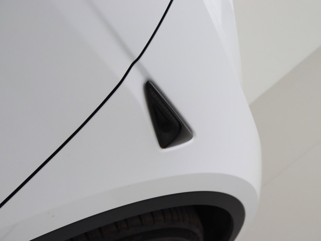 Tesla Model Y 28