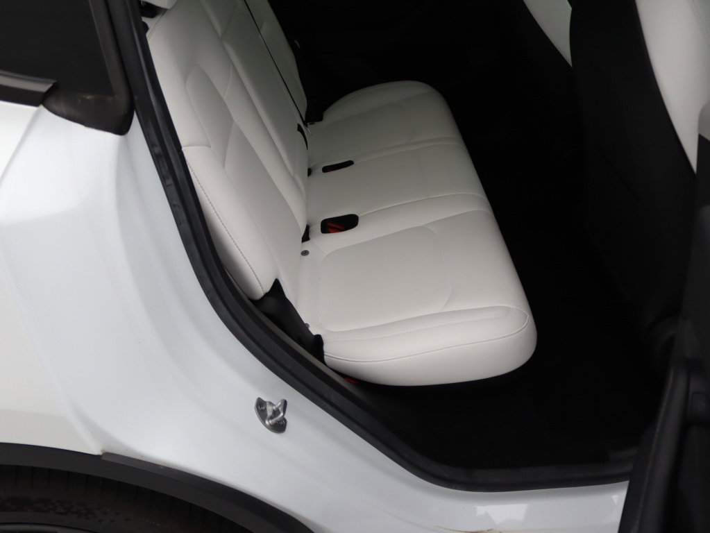 Tesla Model Y 15