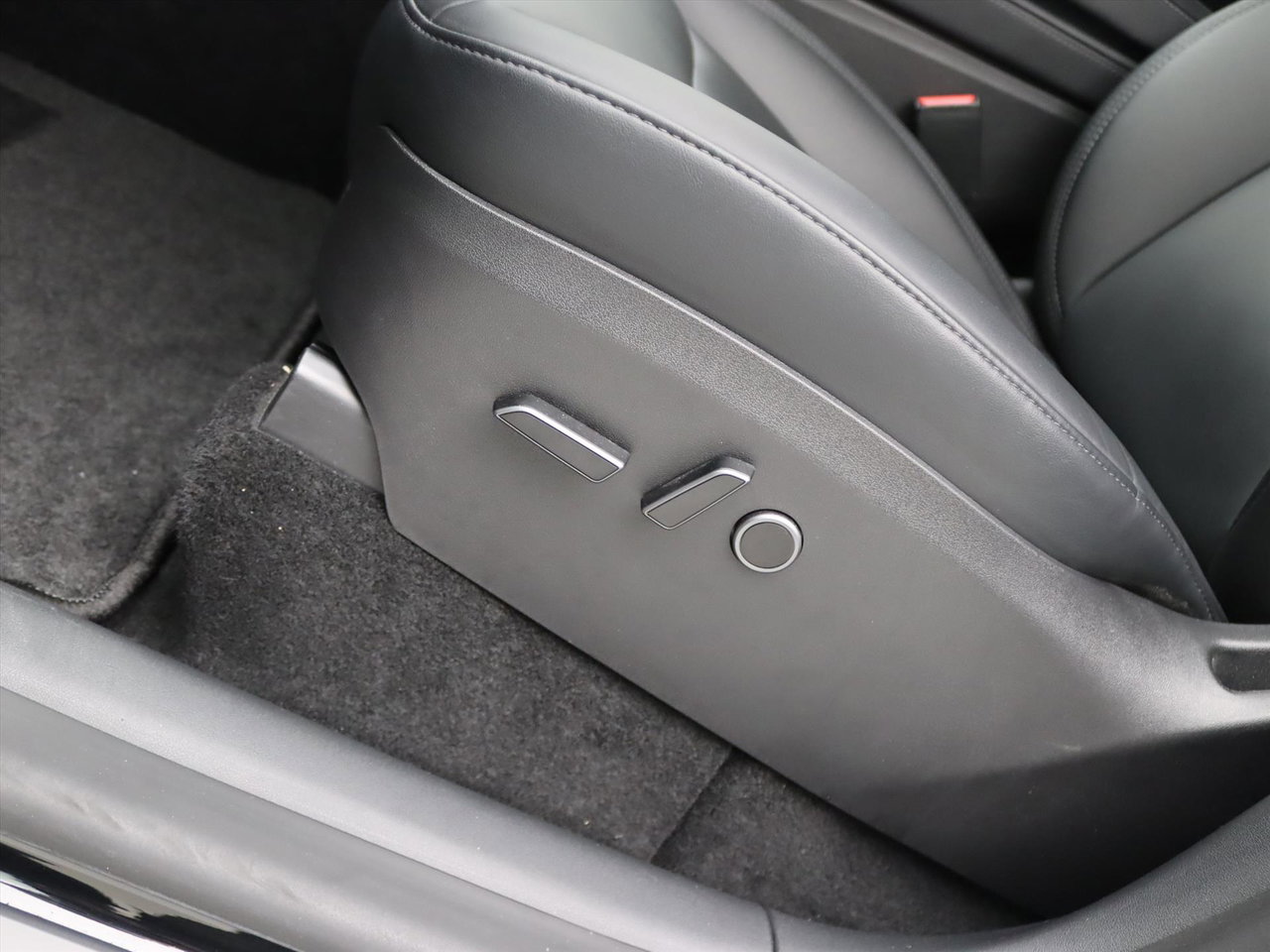 Tesla Model Y Performance 534pk AWD 93% SoH [ 21 INCH+WARMTEPOMP+RYZEN+PREMIUM AUDIO ] 18