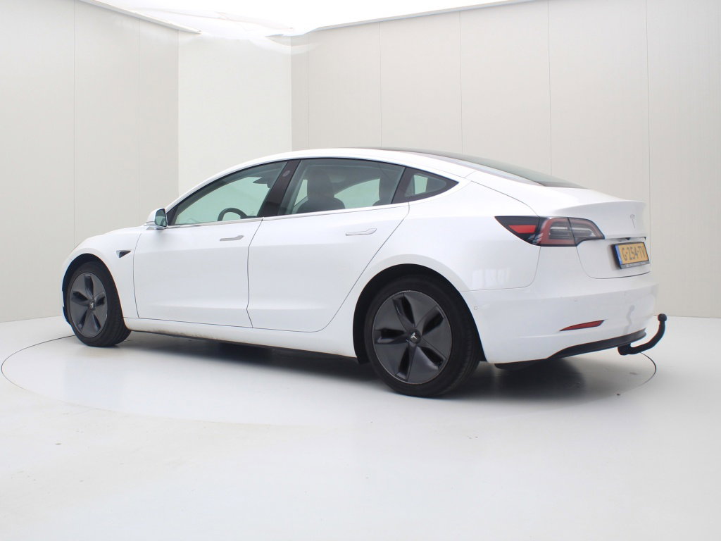 Tesla Model 3 Long-Range Dual Motor AWD 3