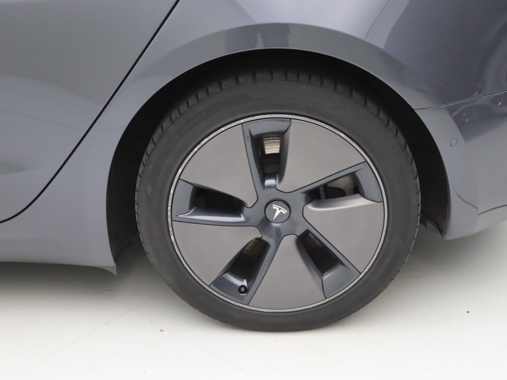 Tesla Model 3 Long-Range Dual Motor AWD 13