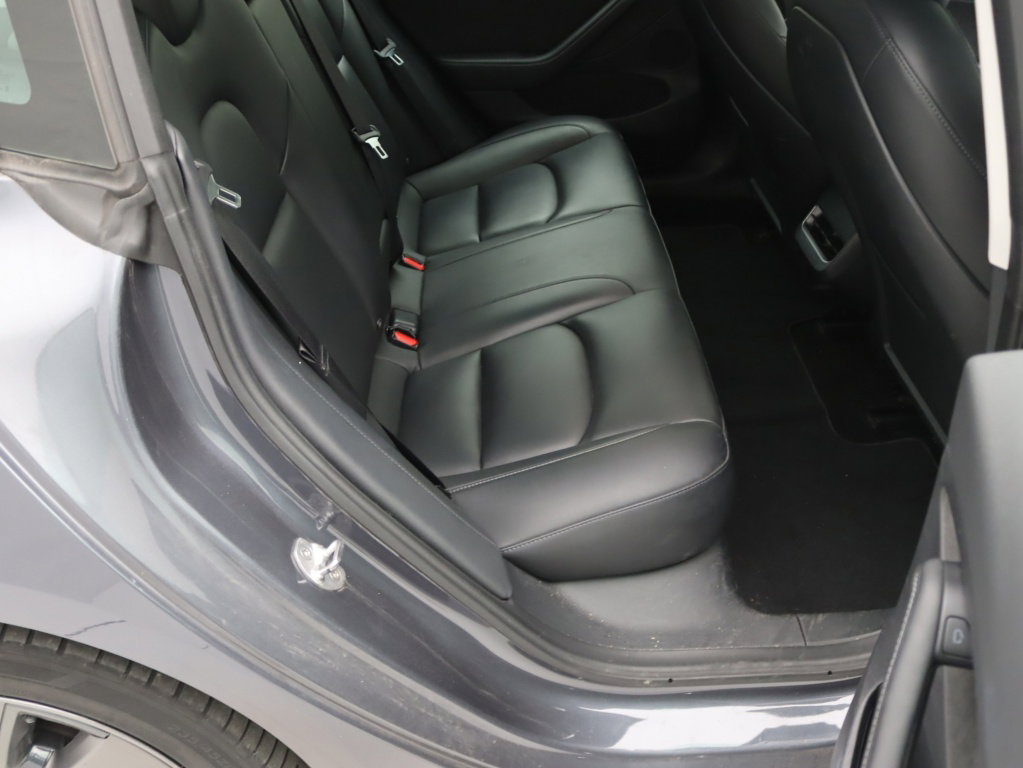 Tesla Model 3 Long-Range Dual Motor AWD 14