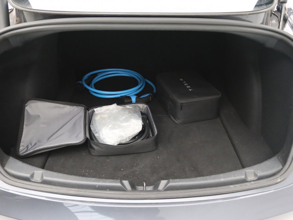 Tesla Model 3 Long-Range Dual Motor AWD 26
