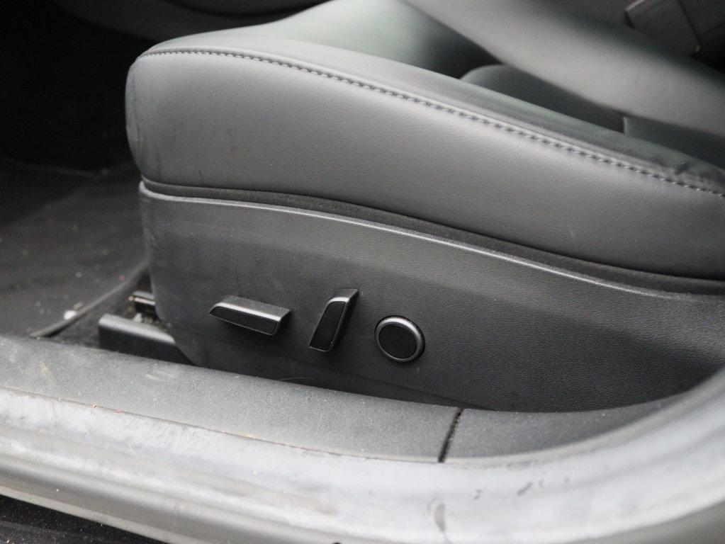Tesla Model 3 Standard Plus RWD 18