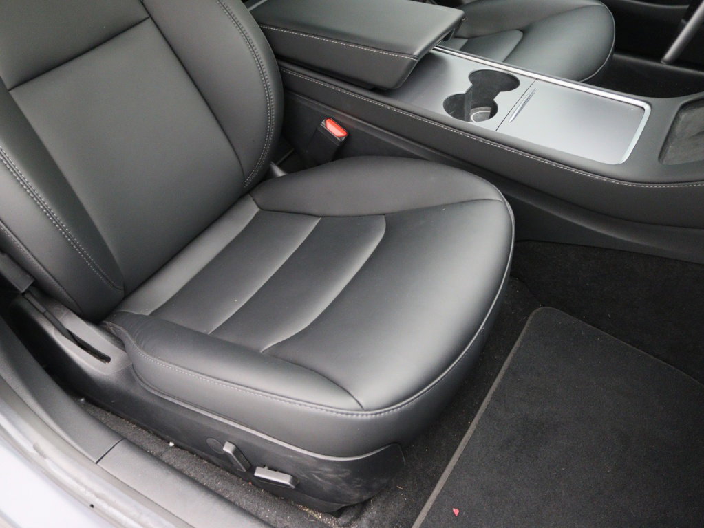 Tesla Model 3 Long-Range Dual Motor AWD 17