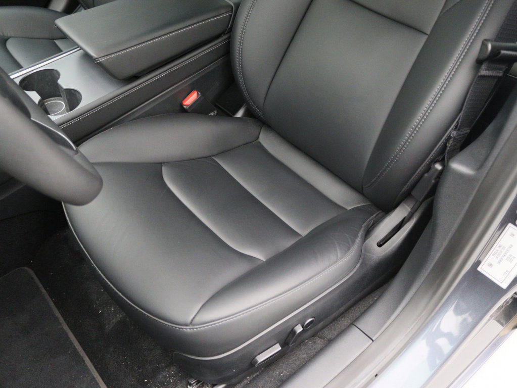 Tesla Model 3 Long-Range Dual Motor AWD 18