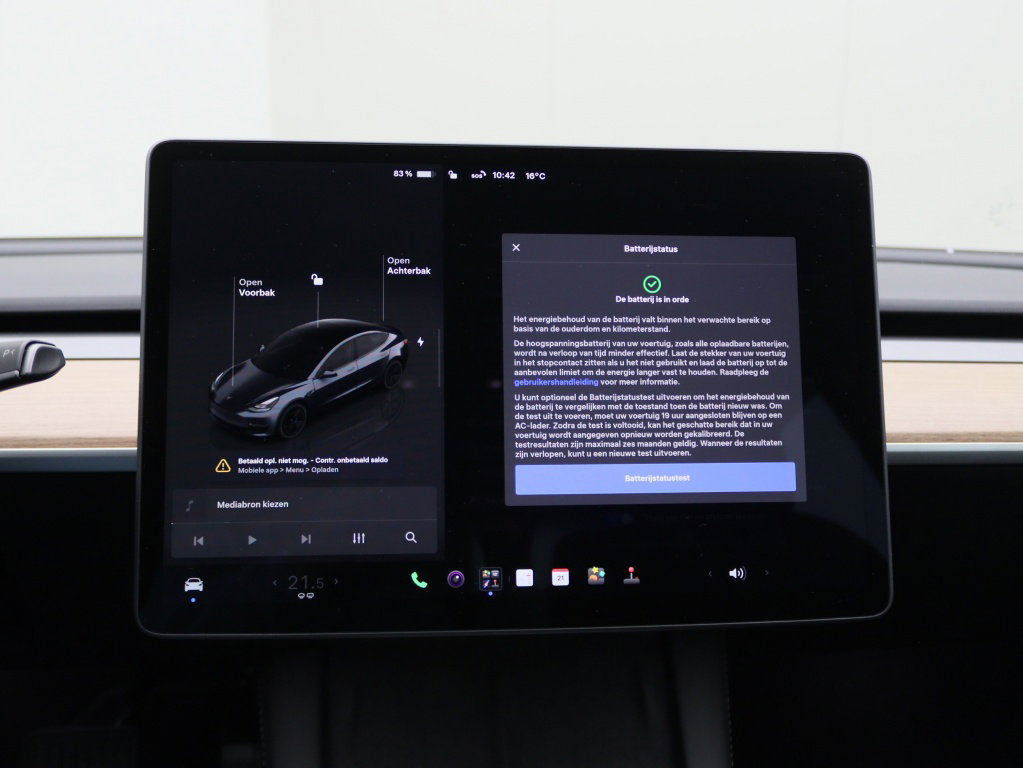 Tesla Model 3 Long-Range Dual Motor AWD 28