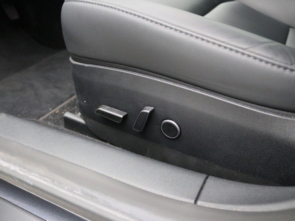 Tesla Model 3 Long-Range Dual Motor AWD 19