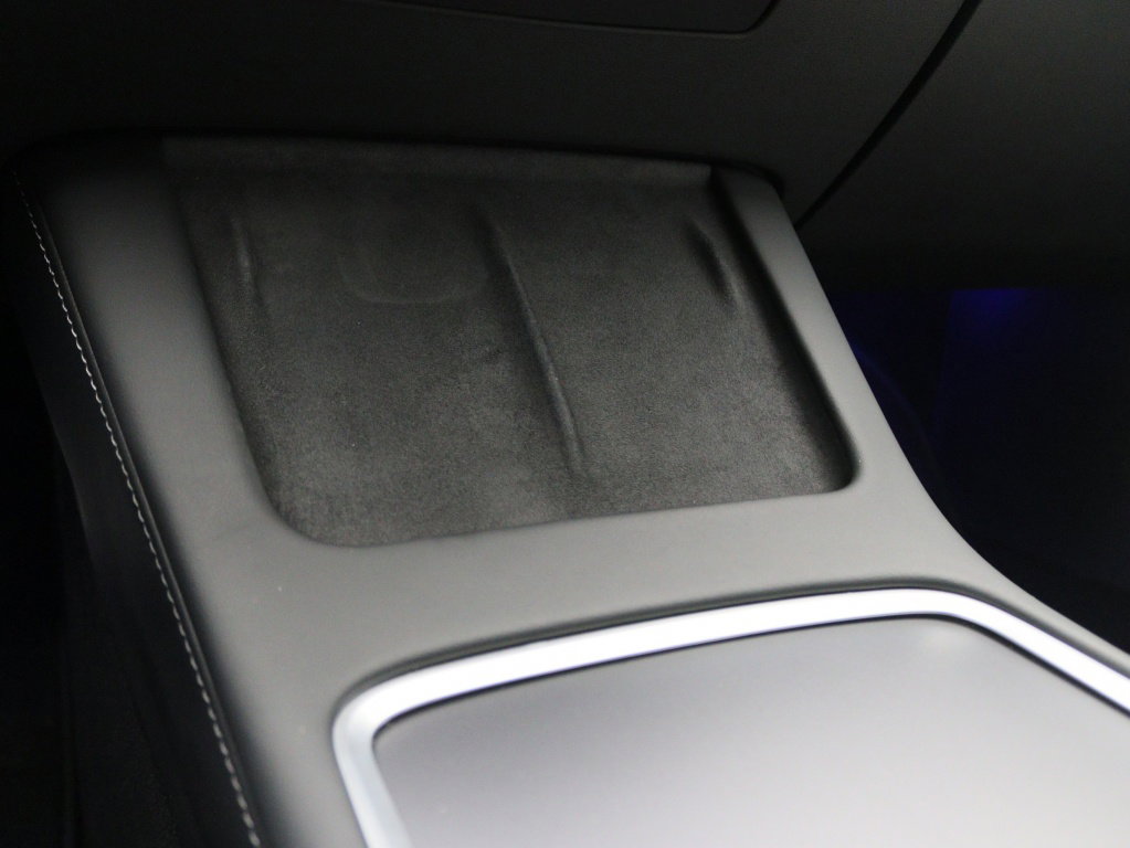 Tesla Model 3 Long-Range Dual Motor AWD 29