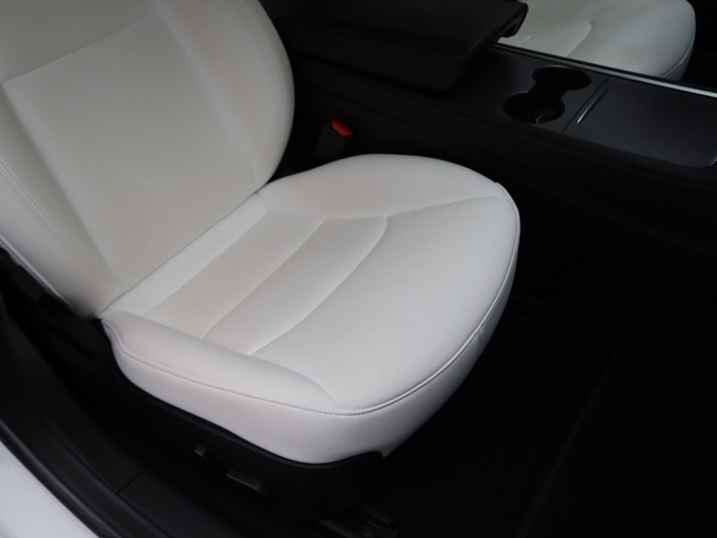 Tesla Model 3 Long-Range Dual Motor AWD 16