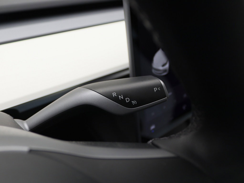 Tesla Model 3 Long-Range Dual Motor AWD 23