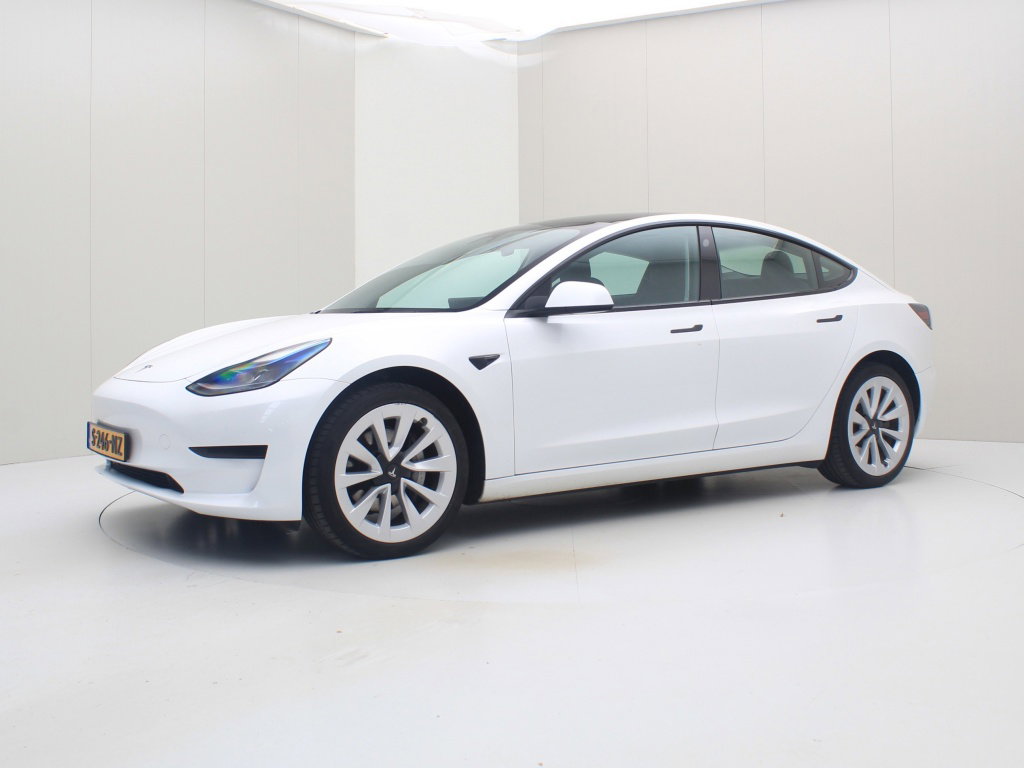 Tesla Model 3 Standard Plus RWD 8